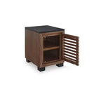 Mesa auxiliar Kallari con armario de almacenamiento de madera de dos tonos, marrón cálido