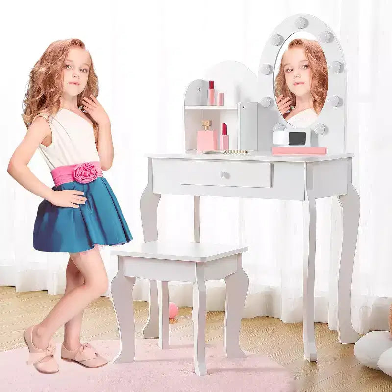 Tocador y taburete para niños pequeños con espejo iluminado, mesa de juegos de maquillaje de simulación para niñas, 2 estantes de almacenamiento abiertos, tocador de madera de princesita
