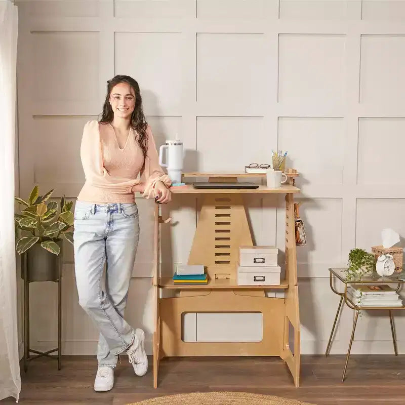 Escritorio de Madera "Crece Conmigo" para Sentarse o Estar de Pie, Ajustable, Mueble Montessori, Natural