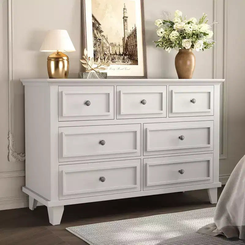 Cómoda blanca de 7 cajones, baúl ancho con cajones profundos, tiradores de metal y encimera gruesa, organizador moderno para dormitorio, pasillo, armario