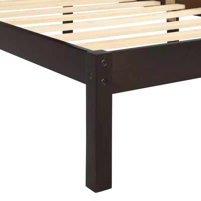 Base de cama Alvarez con cabecero y soporte de láminas de madera