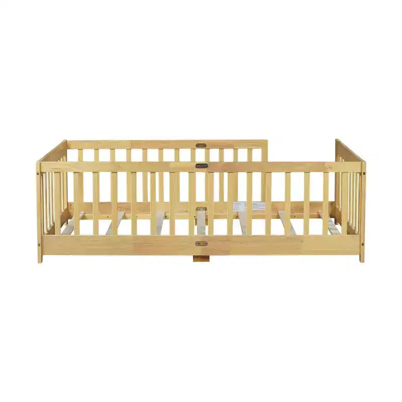 Cama de piso individual con valla sin puerta, cama de piso de madera de caucho con barandillas de seguridad